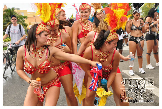 cayman_carnival_may09_pt1-144