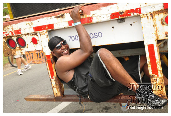 cayman_carnival_may09_pt1-150