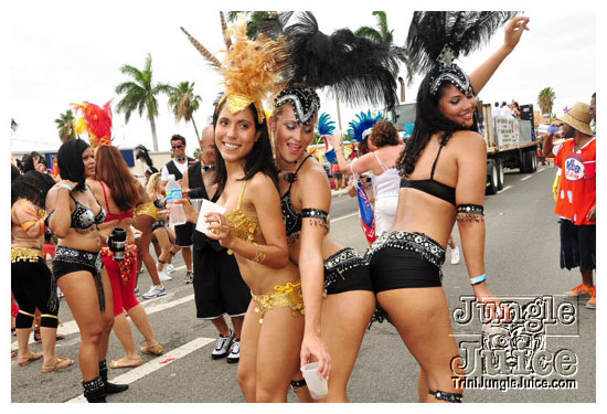 cayman_carnival_may09_pt1-155