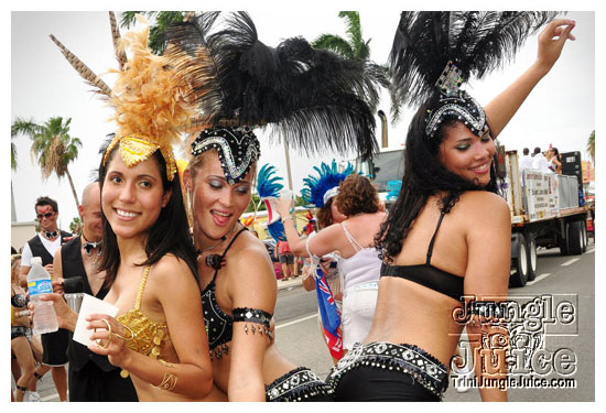 cayman_carnival_may09_pt1-156