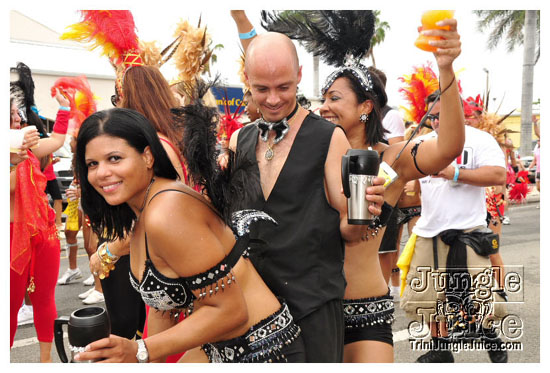 cayman_carnival_may09_pt1-157