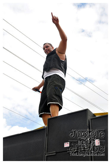 cayman_carnival_may09_pt1-176