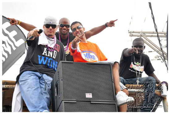 cayman_carnival_may09_pt2-038