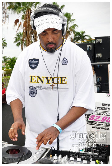 cayman_carnival_may09_pt2-048