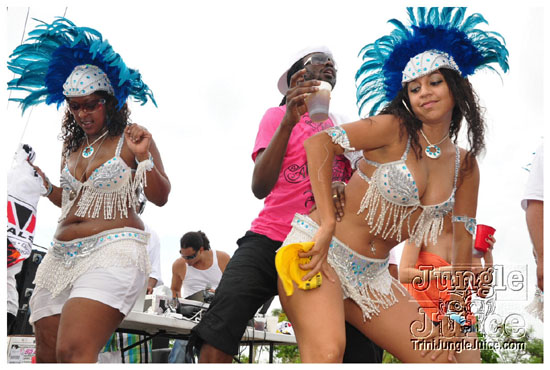 cayman_carnival_may09_pt2-053