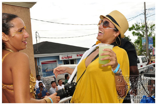 cayman_carnival_may09_pt2-076