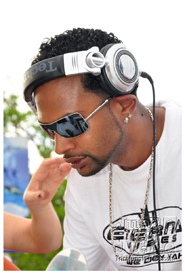 cayman_carnival_may09_pt2-096