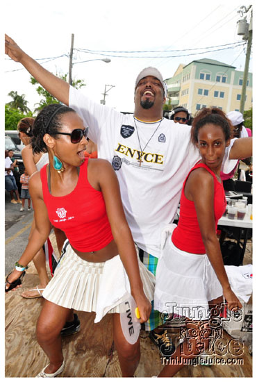 cayman_carnival_may09_pt2-098