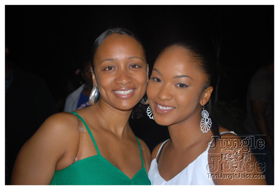 cnz_band_launch_2009-001