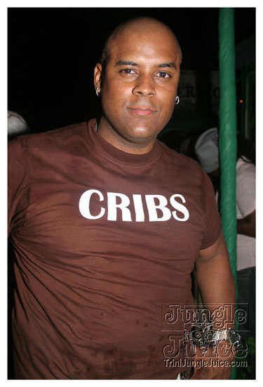 cribs_lost_in_jungle_jun21-012