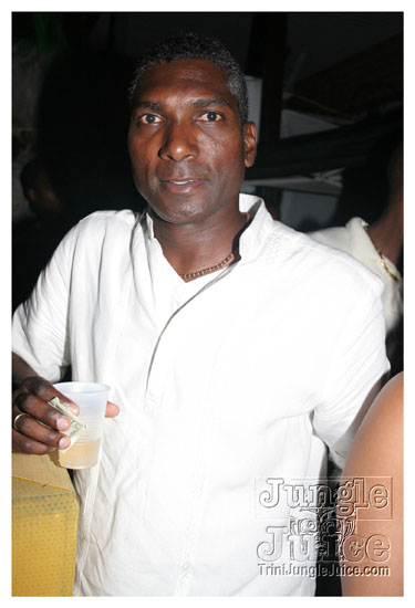 cribs_lost_in_jungle_jun21-017