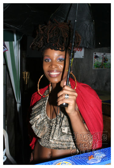 cribs_lost_in_jungle_jun21-034