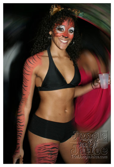 cribs_lost_in_jungle_jun21-035