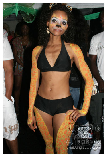 cribs_lost_in_jungle_jun21-037