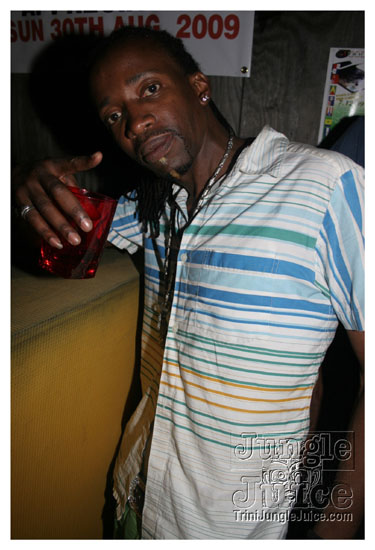 cribs_lost_in_jungle_jun21-039