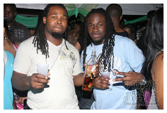 cribs_lost_in_jungle_jun21-040