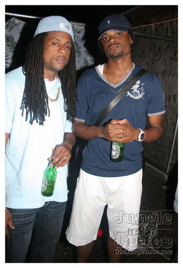 cribs_lost_in_jungle_jun21-045