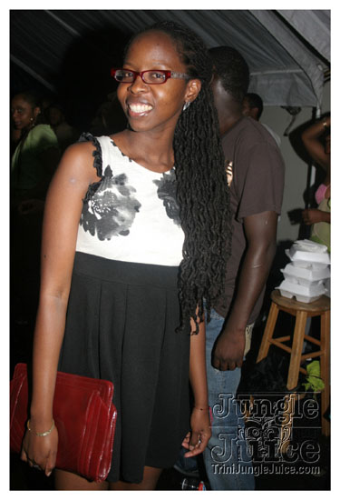 cribs_lost_in_jungle_jun21-050