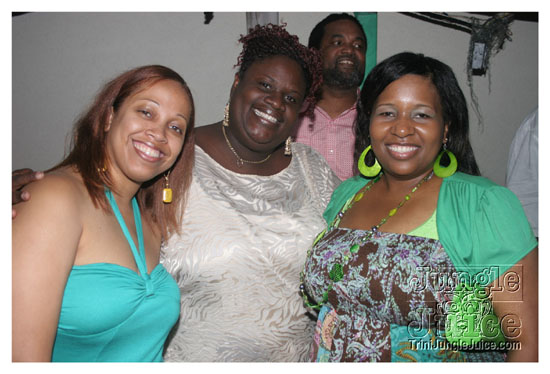 cribs_lost_in_jungle_jun21-052