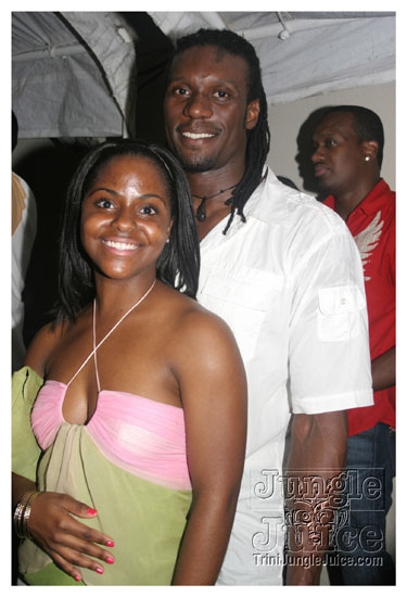 cribs_lost_in_jungle_jun21-054