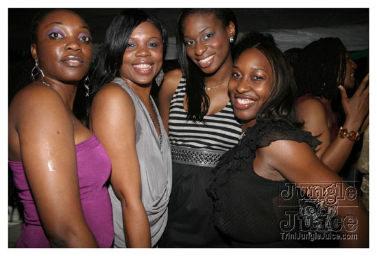 cribs_lost_in_jungle_jun21-069