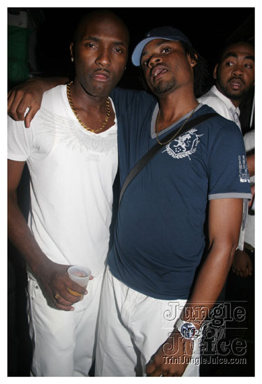 cribs_lost_in_jungle_jun21-084