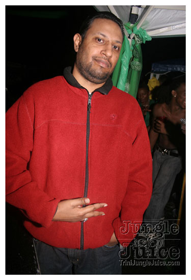 cribs_lost_in_jungle_jun21-089