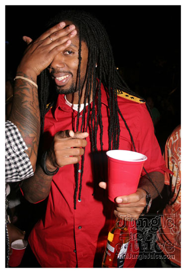 cribs_lost_in_jungle_jun21-099