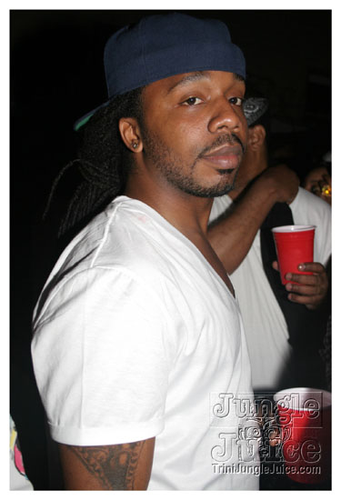 cribs_lost_in_jungle_jun21-101