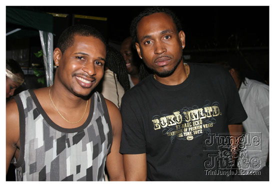 cribs_lost_in_jungle_jun21-104