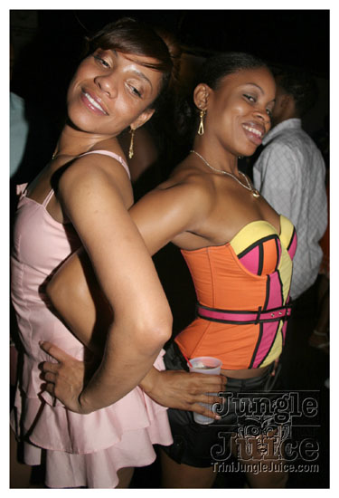 cribs_lost_in_jungle_jun21-106