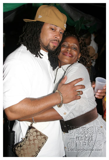 cribs_lost_in_jungle_jun21-116