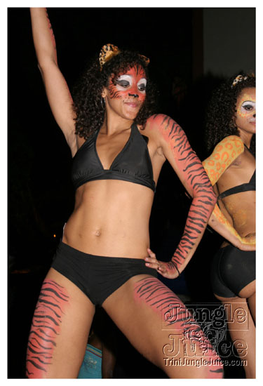 cribs_lost_in_jungle_jun21-143