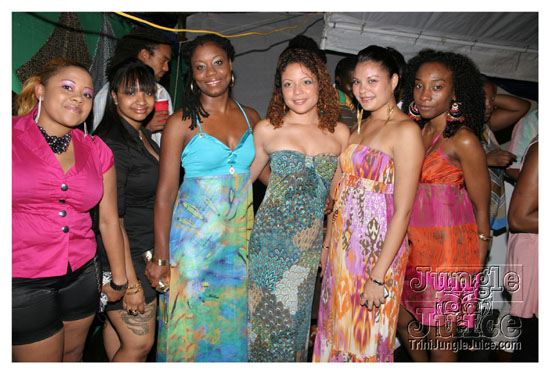 cribs_lost_in_jungle_jun21-152