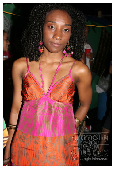 cribs_lost_in_jungle_jun21-154