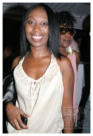 cribs_lost_in_jungle_jun21-155