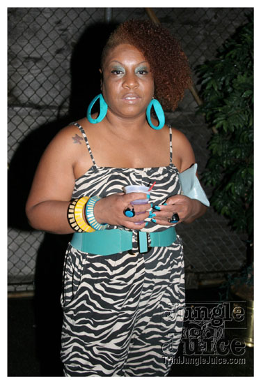 cribs_lost_in_jungle_jun21-161