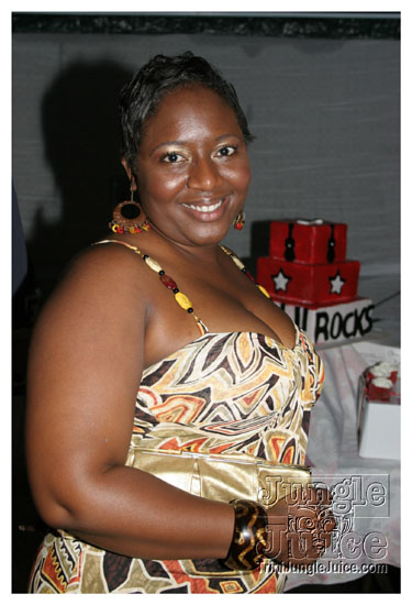 cribs_lost_in_jungle_jun21-167