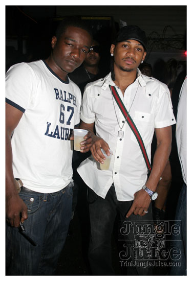 cribs_lost_in_jungle_jun21-177