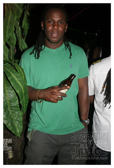 cribs_lost_in_jungle_jun21-179