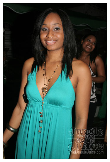 cribs_lost_in_jungle_jun21-193