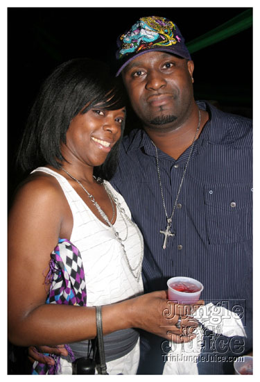 cribs_lost_in_jungle_jun21-194