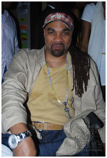 destra_and_friends_live_apr25-005