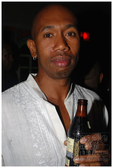 destra_and_friends_live_apr25-035