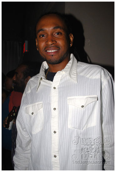 destra_and_friends_live_apr25-036