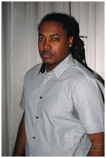 destra_and_friends_live_apr25-040