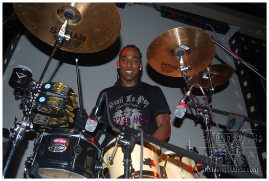 destra_and_friends_live_apr25-085