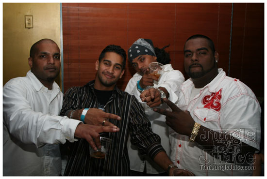 friends_feat_benjai_jun6-034