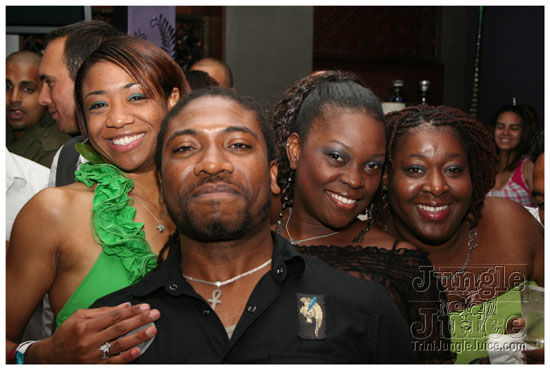 friends_feat_benjai_jun6-046