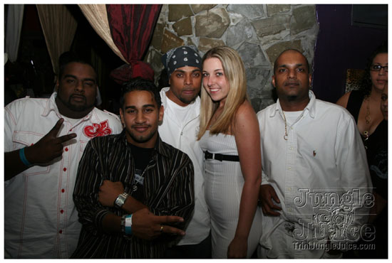 friends_feat_benjai_jun6-050